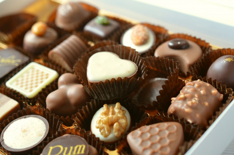 boulangerie-ROQUEFORT LES PINS-min_chocolates_food_candy_calories_nibble_chocolate_heart-782043